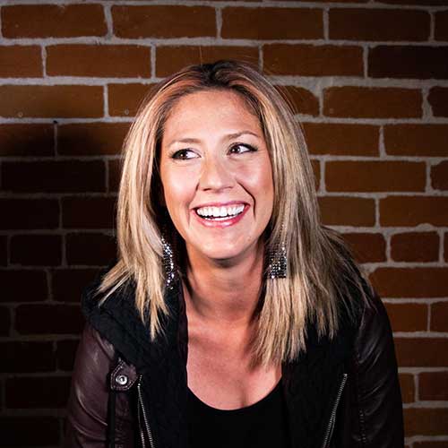 Headshot of Comedian Christi Leigh